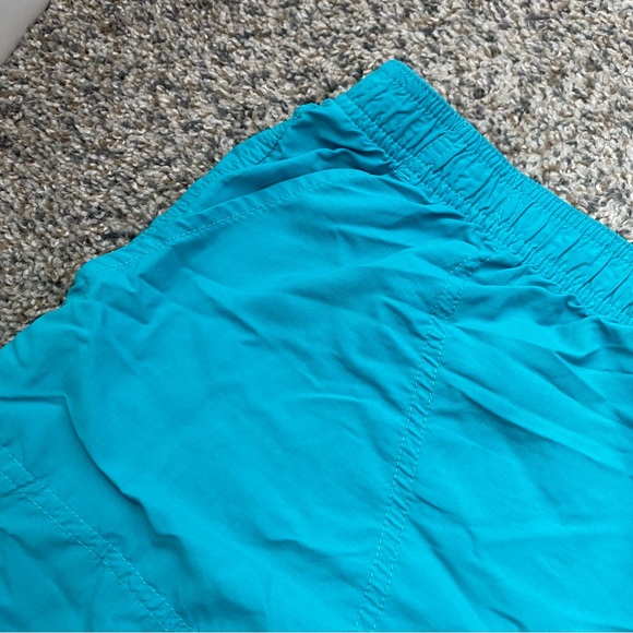 Columbia Women's Shorts - Picture 2 of 8